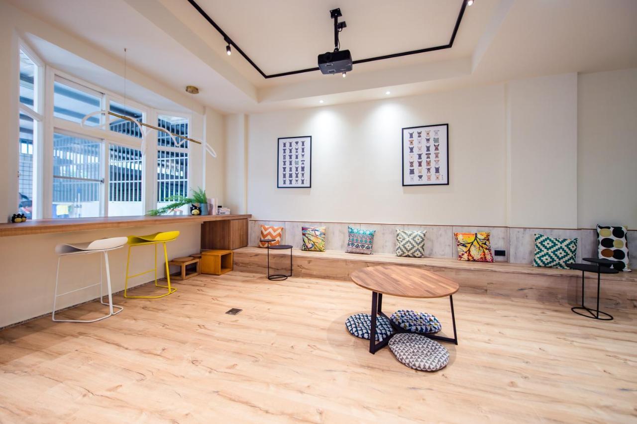 I Am Here B&B Tainan Luaran gambar